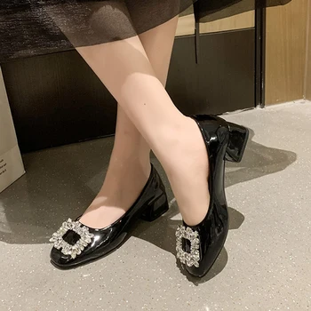 Lucyever блестящие хрустальные туфли bukle женские 2022 весна новая обувь на низком каблуке женщина черное вино красный квадратный носок sapatos mujer