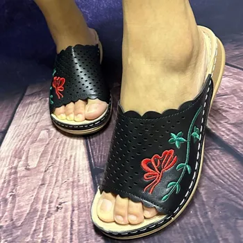 Модная обувь Лето 2023 Новая женская ортопедическая сандалия Взрослый пляж Slip On Slipper Нескользящая обувь Zapatos De Mujer Sandalias