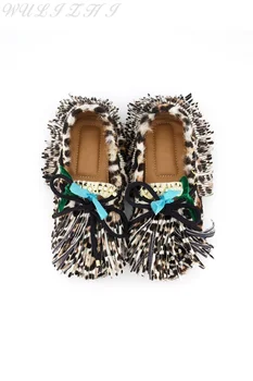 Новая обувь на плоской подошве с леопардовым принтом Женские модные лоферы с бахромой и шнуровкой Дизайн Лоферы Телячья кожа Кристаллическое украшение Обувь Уличный стиль