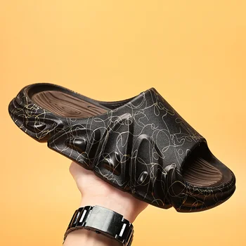  Новые мужские тапочки с толстым дном Платформа Слайды для ванной комнаты Нескользящая трендовая дизайнерская обувь Мужская обувь Mule Shoes Шлепанцы Сандалии