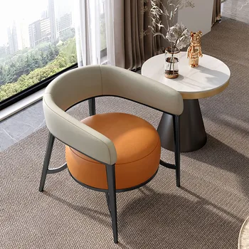 Одноместный стул для гостиной Подлокотник Случайный минималистичный кожаный дизайнерский стул Одинарный вингбэк Cadeira de Escritorio Дизайнерская мебель